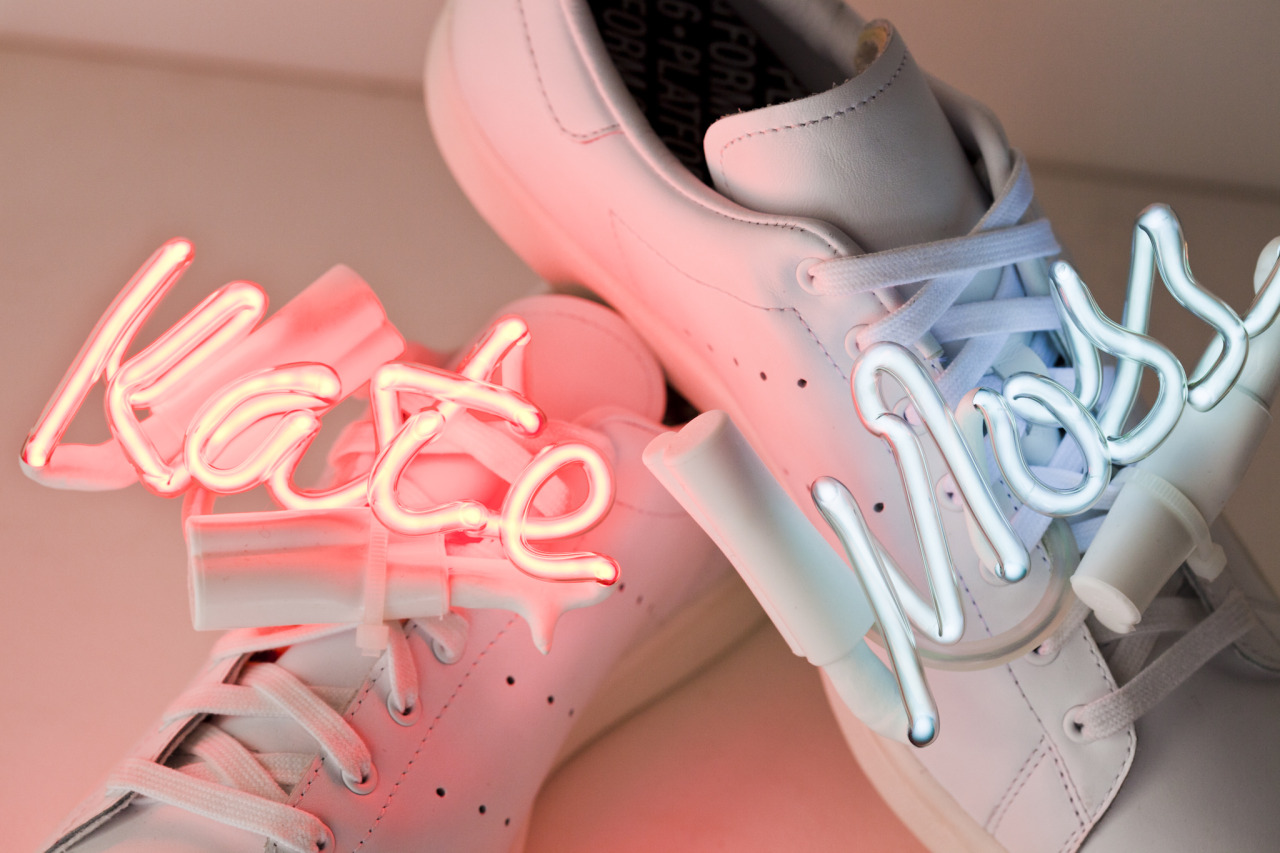i-donline:  Kate Moss x adidas Originals x Platform 6. #stansmiths