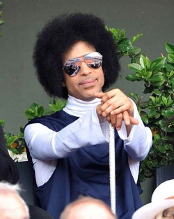 so-treu:  purplepersuasion:  Prince watching Rafael Nadal at the French Open 1 - June 2, 2014  this is beyond “your fave could never” this is: “it would never even occur to your fave” 