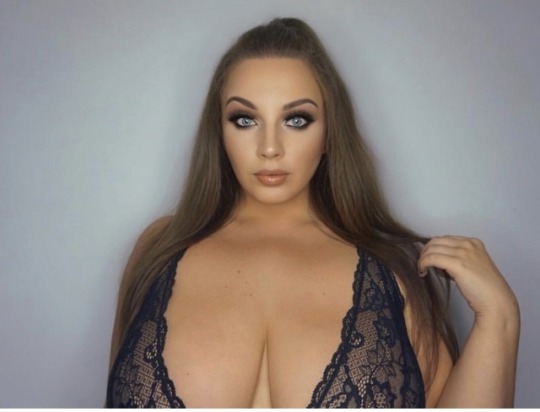 dsizebooblover:  shhhshhhhh:      GORGEOUS  