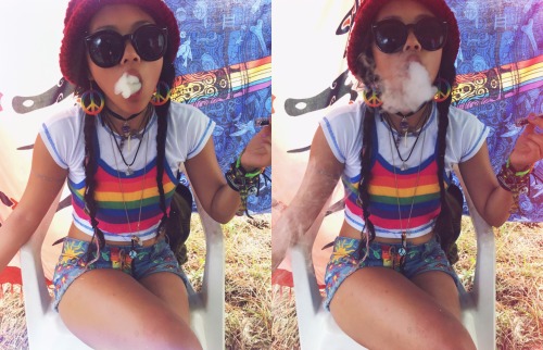 badasscannabitch:thehighermind:The best parts about music festivals is gettin to smoke weed all day 