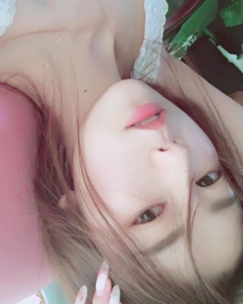 Porn Pics xluvwen:  最近的我～不知道有没有惊喜给我呢