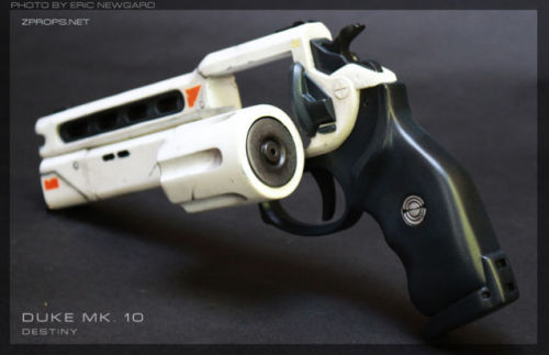 theomeganerd:  Destiny Weapon Props by Zander Brandt