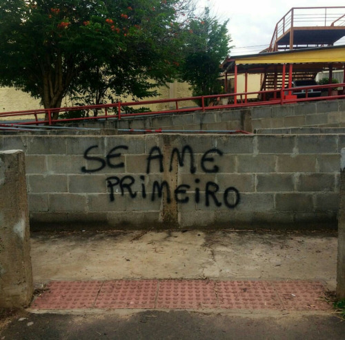 https://lzve.tumblr.com/post/147184124961