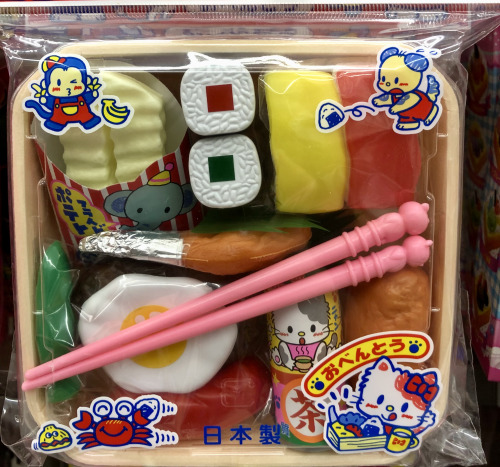 More plastic food-shaped toys! This is another popular set - a bento lunchbox with yummy goodies lik