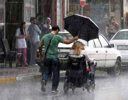 This awesome act of kindness was spotted and photographed. I love it