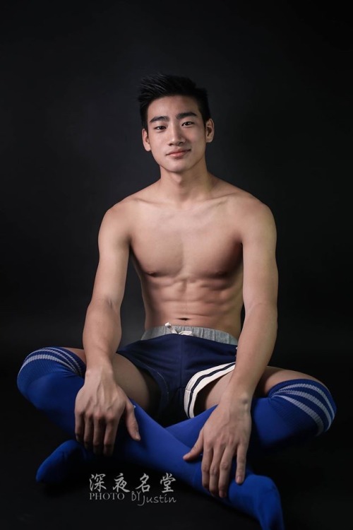 rebelziid:  Photos By Justin  [ Cute model by photographer Justin 深夜名堂 ]