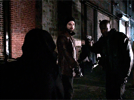 gotham-daily: Bruce and Selina fight scenes in 4.01