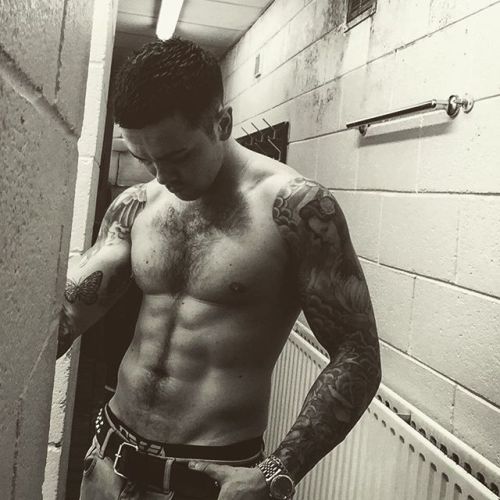 Porn sexymalesdaily:Ray Quinn photos