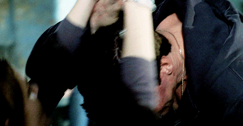 amomentsnotice:Temperance Brennan and Seeley Booth | Bones 1.15 “Two Bodies in the Lab”