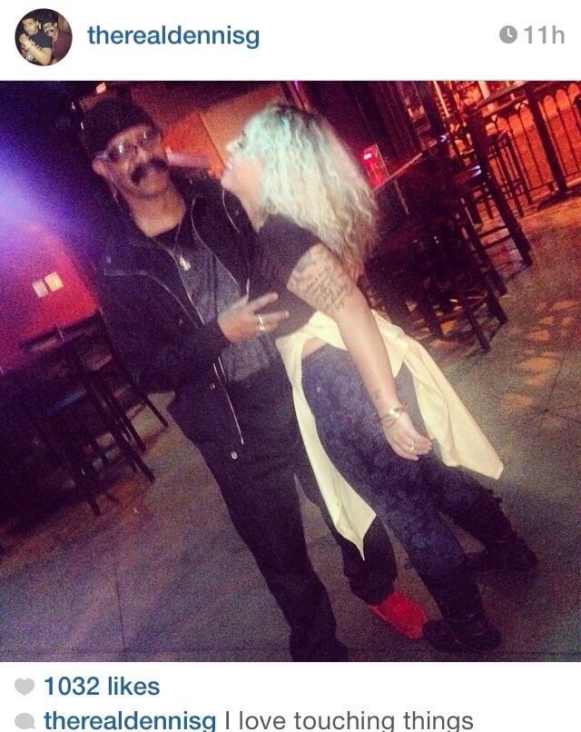 sailorprivncess:  drizzydrehk:  Like father, like son.   Drake get your father 😭