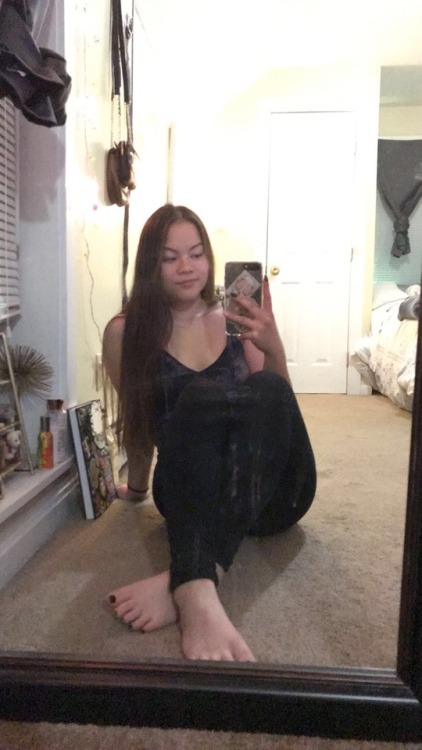 ughbby:oh she’s not nakey naked?