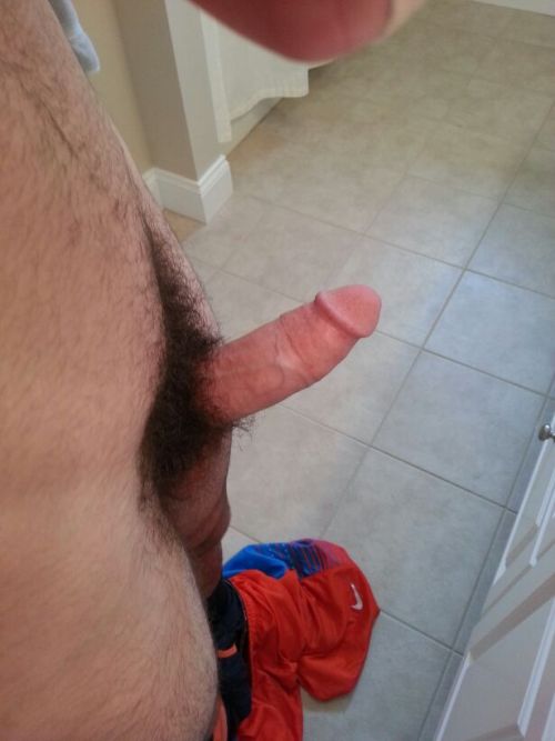 amateurlads:  dudehunter2:  THIS IS PART 2    PART 1 is here About dude: He recently turned 18 yrs old, he just started college and he was a bit insecure about his size. I’d suck it, what do you guys think?  Want more? Follow Dudehunter2 or kik: dudehunte