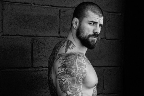 accidentalbear:  (via Antonio Ledesma, A Mountain of Man Photographed by Joan Crisol) 