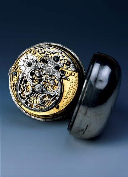 design-is-fine:  Pocket watch, 1725. Berlin. Mathematisch-Physikalischer Salon, Staatliche