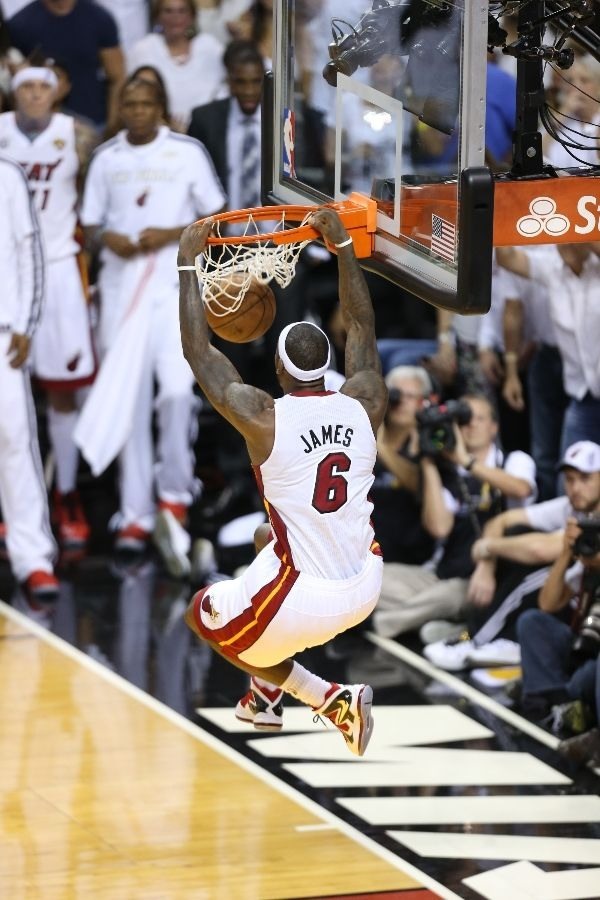 lebron6goat:  LEBRON JAMES!!! 👑👑👑👑 