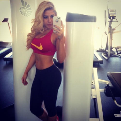 Source : sexyinstush.tumblr.com/ Instagram Name: valeria_orsini