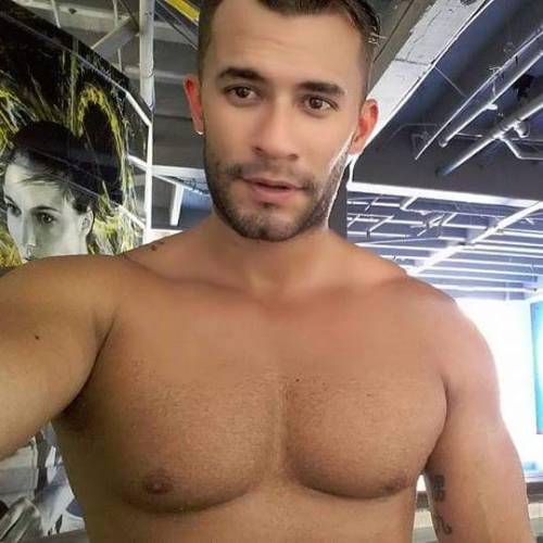 ricapichaspeludas:  alsamuroyxxx1987curridabat:  Esteban, creo que tambien de Alajuela, muy conocido en redes sociales.  Rico Esteban y buen banano