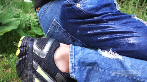 wetting ripped jeans cock out boy outdoor- more wetting pix->http://femboydl.tumblr.com/archive