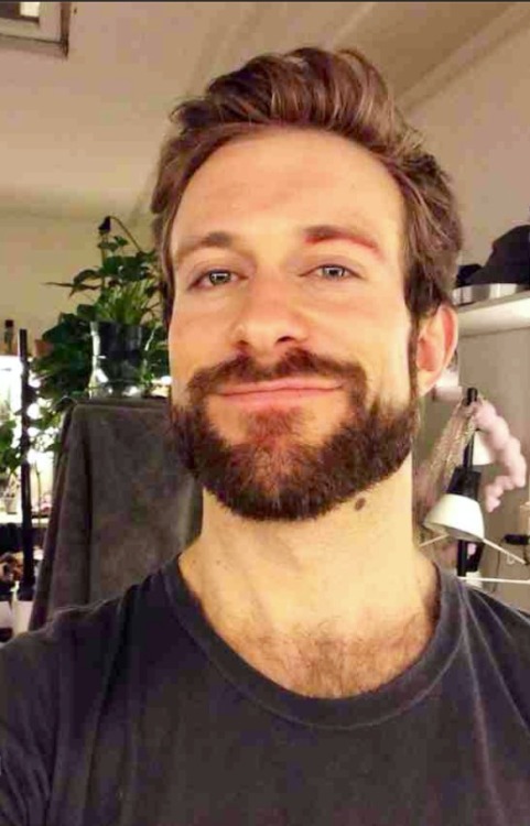 manovermatter:  beardedprinces:  ♛  Archive of Beards
