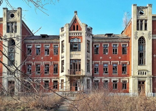 Forgotten Belgian architecture in the mining hell. Abandoned hospital. Lysychansk, Luhansk region. p