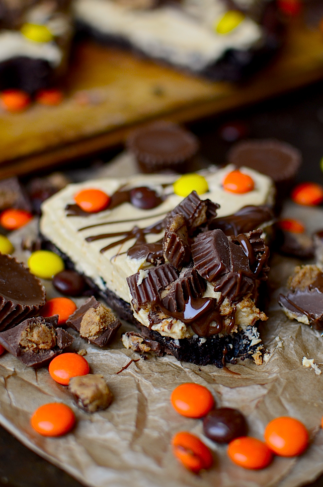 sweetoothgirl:    Reese’s Peanut Butter Brownie Pie   