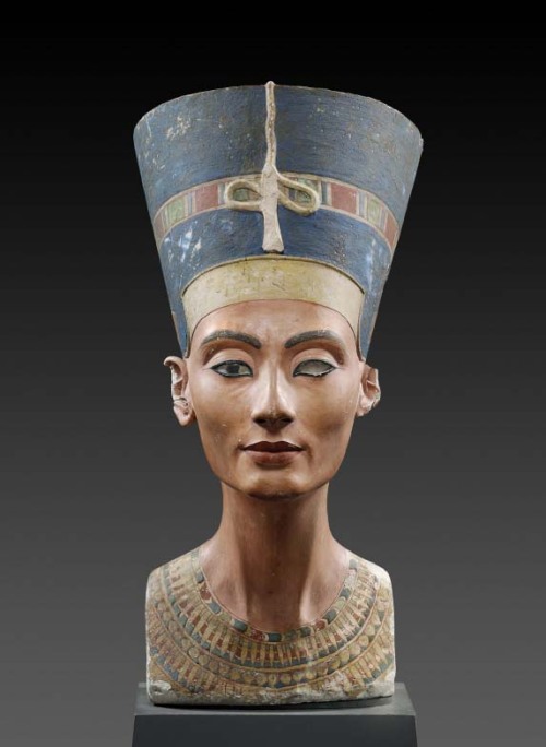 Thutmosis, bust of Nefertiti / Nofretete, 1340 B.C. Echnaton. Egypt © Ägyptisches Museum und Papyrus
