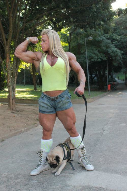 muscular-manga-art:  Tree trunk legs are amazing on her