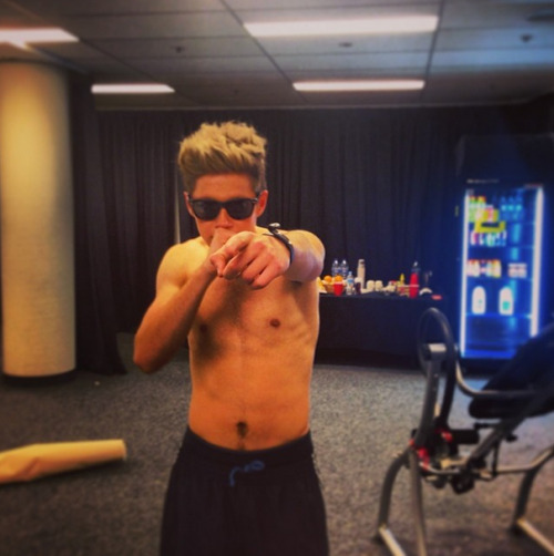 :  MC Nialler about to head to stage… 1DHQ x 