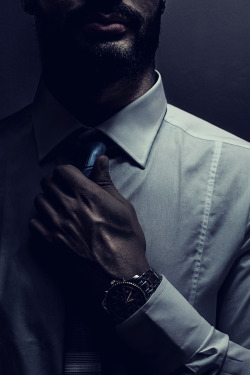 imposingtrends:  Suit | IT | Facebook |