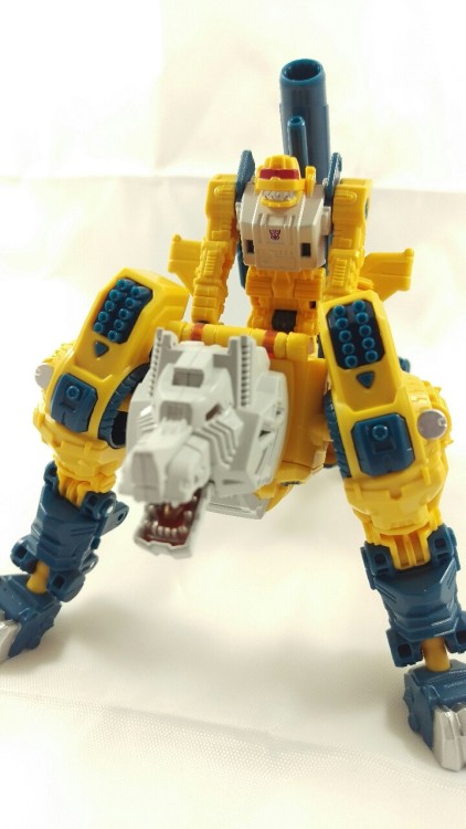 [Takara LG30 Weirdwolf]