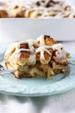 do-not-touch-my-food:  Baked Cinnamon Roll French Toast 