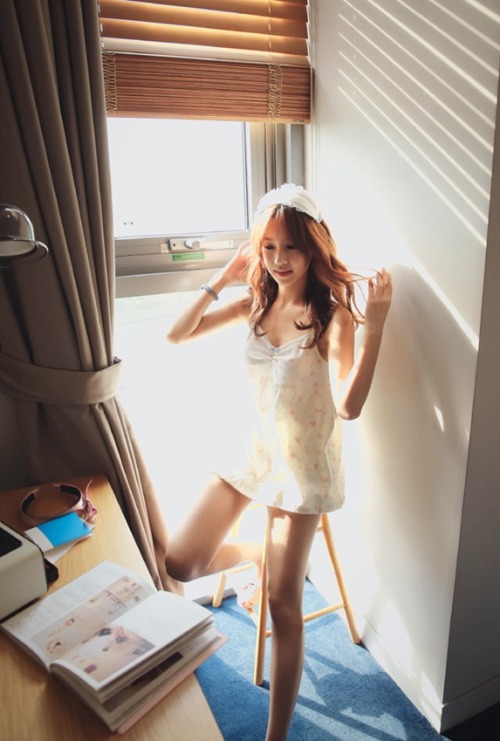 a-beautiful-g:    Korean Girl    