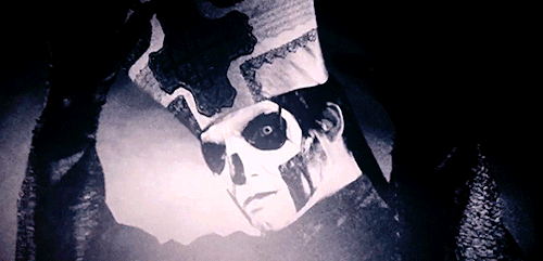 deadlightcircus:Are you ready to swear, right here, right nowB e f o r e   t h e   d e v i l