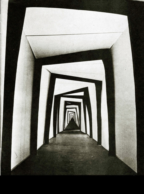 s0irenic:Set Design From “The Cabinet of Dr Caligari”, 1920  -  Robert Wiene