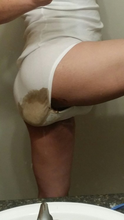 First Post! Filled up these tight undies really good!