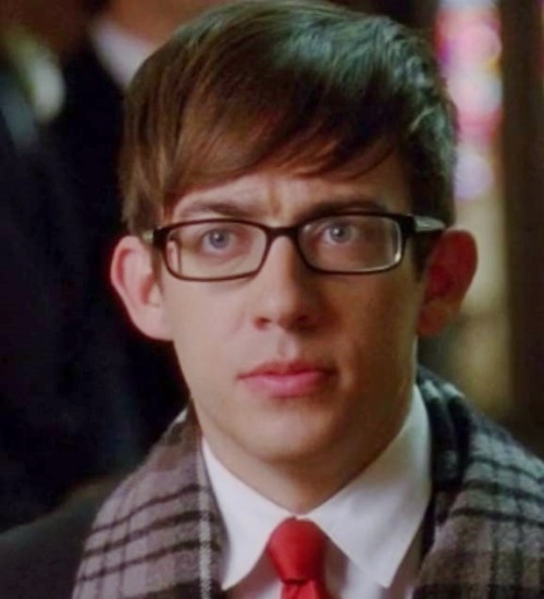 Kevin HcHale as Artie Abrams in Glee.