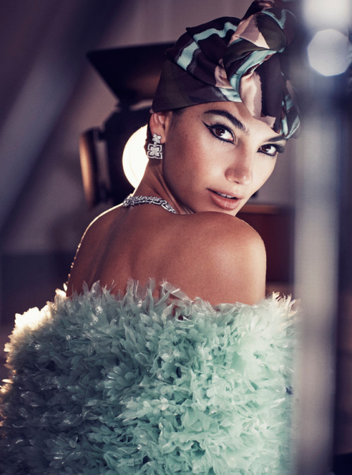 New Post on Les Images Cool Harper&rsquo;s Bazaar Arabia December 2017 Lily Aldridge by Alexi Lu