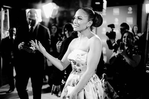  Jennifer Lopez arrives at the Annual Palm Springs International Film Festival Film Awards Gala on J