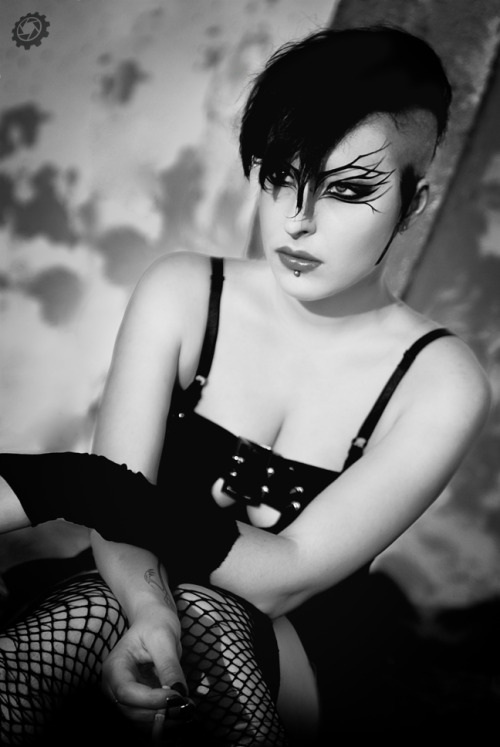 degenerate-lowlife:  model ~ Valentine Sin