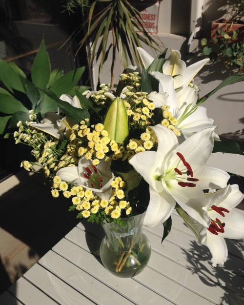 Find someone who buys you flowers, just because #nofilter #flowers #lillies #bouquet #summer #waterl