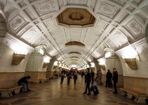 jackviolet: One of the things that is really notable about Moscow and yet not many people outside Russia know about, is how gorgeous the Moscow metro is. These photos? That’s what the metro stations look like. Yeah. They’re called the “People’s