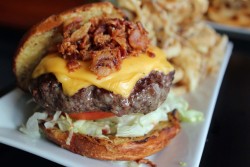 yummyfoooooood:  Bacon Cheeseburger