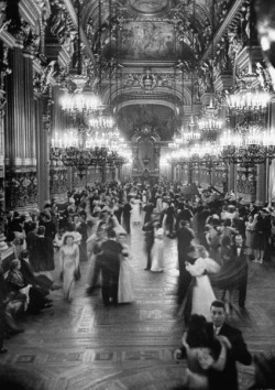 taylorswift:  peppermintandpeonies:  Couples dancing in the Grand Foyer of the Paris Opera House at the Victory Ball. May, 1946.   Question:Can you still get FOMO even if you know that it happened in 1946?