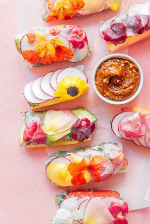 yummyinmytumbly: Edible Flower Spring Rolls