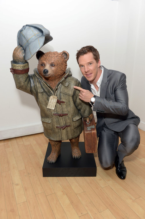 londonphile: cumberbatchweb: Exclusive - photos of Benedict Cumberbatch with Sherlock Paddington Bea