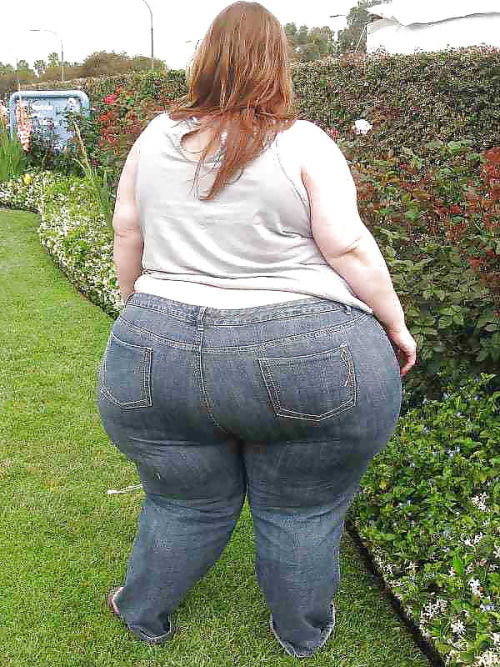 xxlgirls: Tight pair of jeans => BBW’s best friend