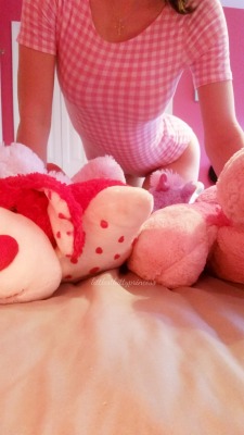 littlestkittyprincess:  I miss my room… It’s so pink.  