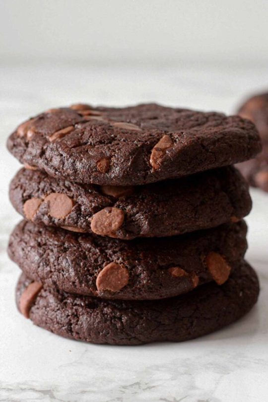 Vegan Brownie Cookies #vegan#brownies#chocolate chip#chocolate#cookies#food#dessert#dairy free#egg free#baking#recipe#bakedbyclo
