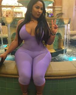 thickerbeauties:  Sexy! 😍😍😍😍😍👍👍👏👏 #thick #thickwoman #sexylady #naturalass #thickness #thatasstho #themthighstho #cute #lookinggood #verysexy #bbw #curvygirl #curvywomen #curveappeal #thickerthanasnicker #hipsfordays #hips #follow