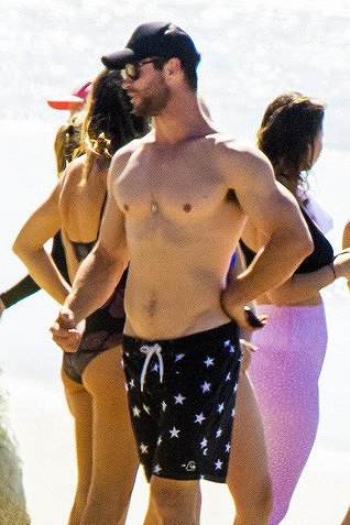 sbastianstan: CHRIS HEMSWORTH - Byron Bay, Australia (August 19, 2019)